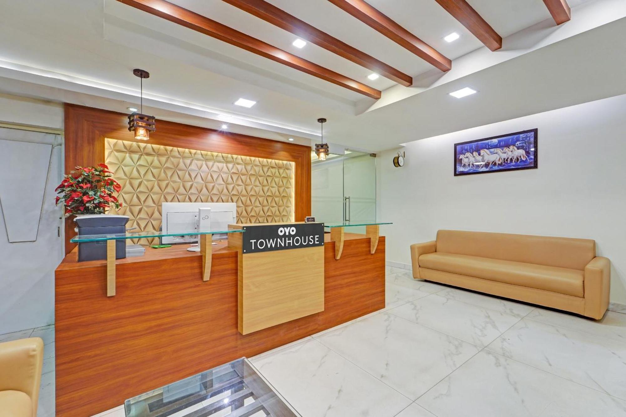 Hotel Collection O Mount Road Rich Mount Near Marina Beach Chennai Esterno foto
