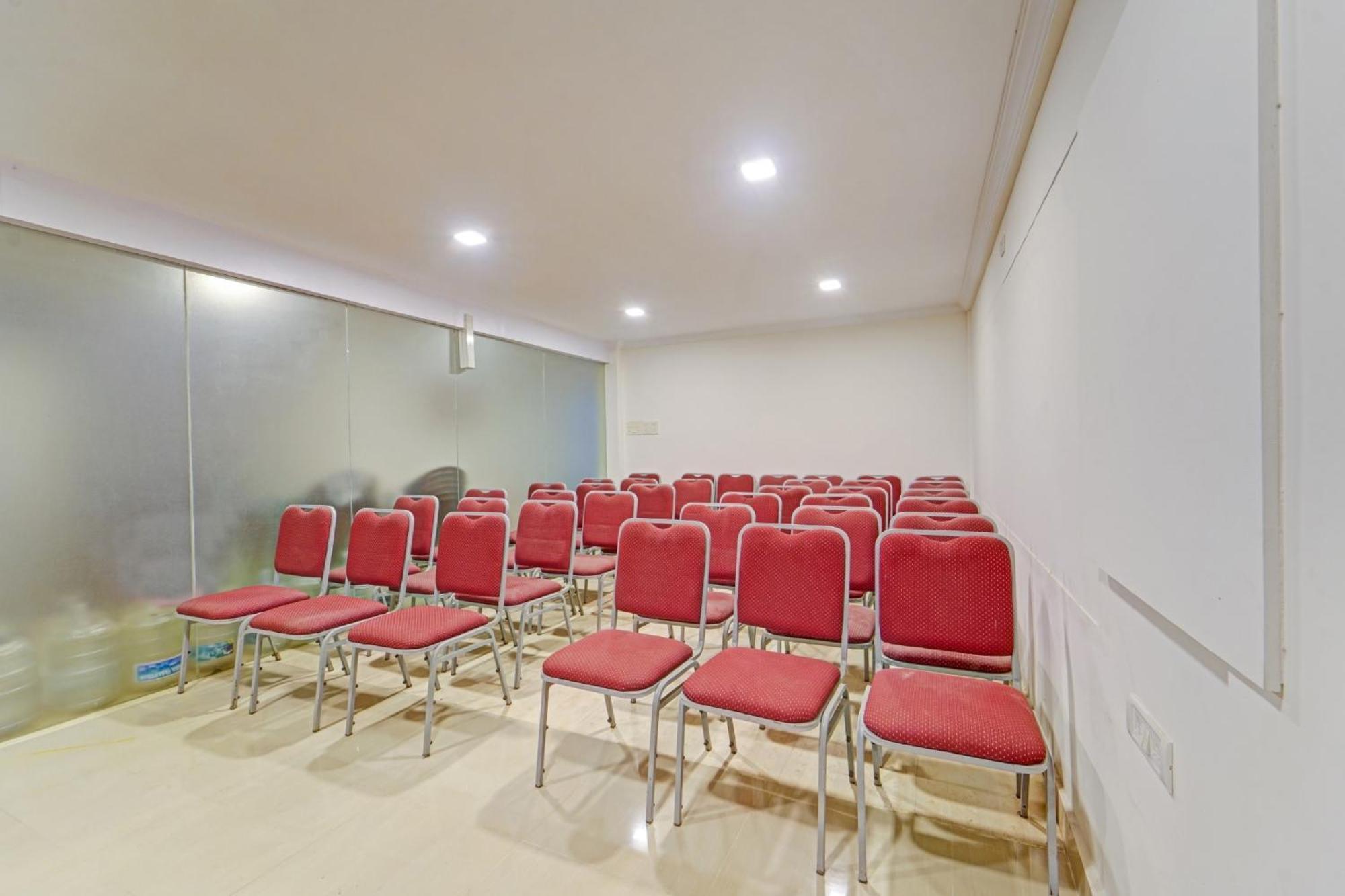 Hotel Collection O Mount Road Rich Mount Near Marina Beach Chennai Esterno foto