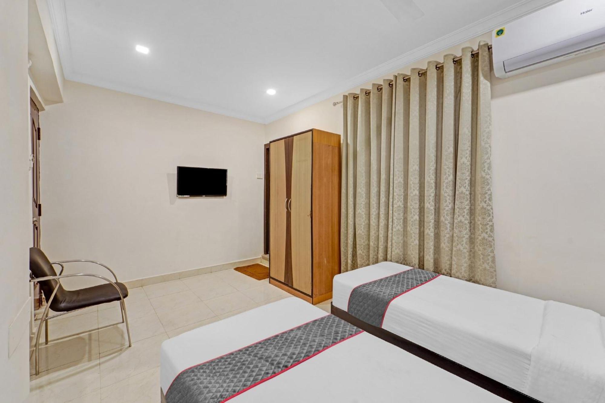 Hotel Collection O Mount Road Rich Mount Near Marina Beach Chennai Esterno foto