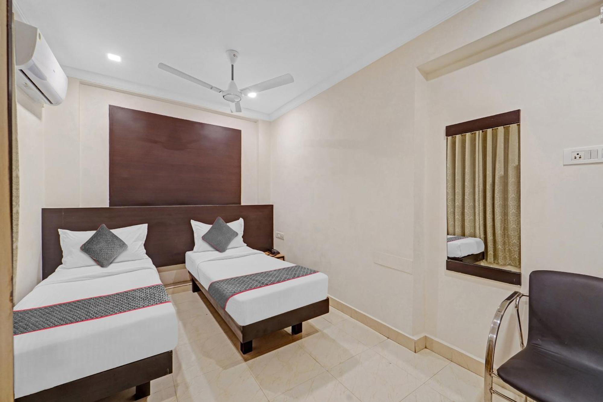 Hotel Collection O Mount Road Rich Mount Near Marina Beach Chennai Esterno foto