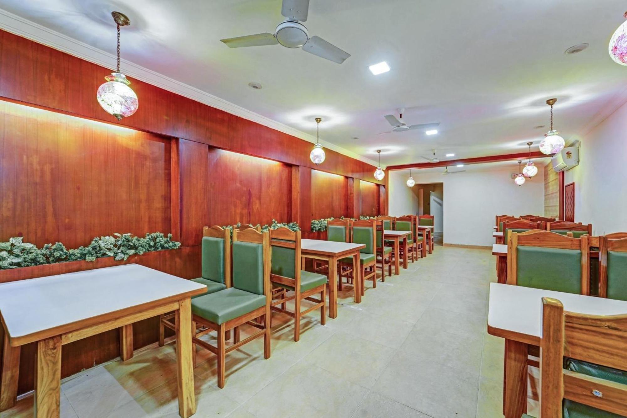 Hotel Collection O Mount Road Rich Mount Near Marina Beach Chennai Esterno foto